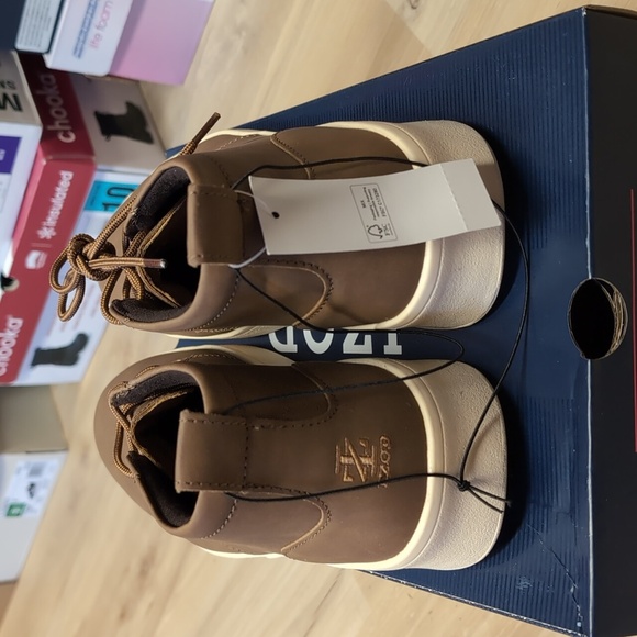 IZOD Men's Chukka Boot - Picture 4 of 5